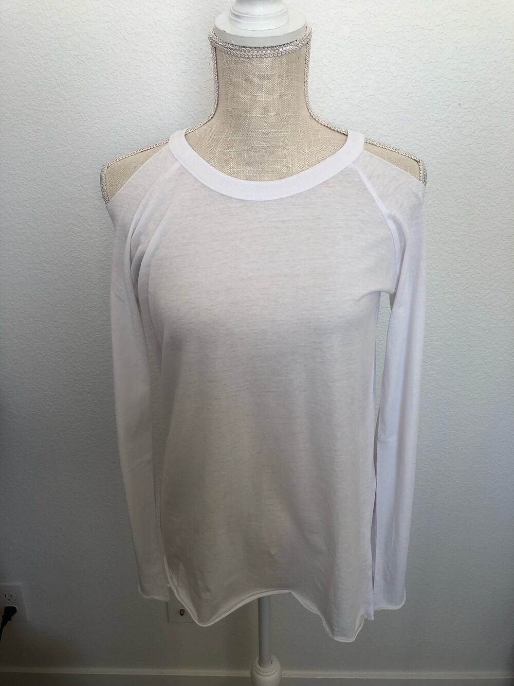 Chaser Vintage Collection Paper Thin Cold Shoulder Long Sleeve - M